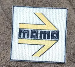 momo 刺繍ワッペン 約8cm x 8cm