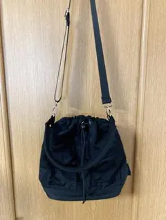 hushush ハッシュアッシュ　ヘルメット巾着　ショルダーバッグ　ブラック