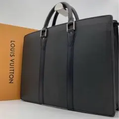 【美品】ルイヴィトンLOUISVUITTON/ポルトドキュマン/タイガ/ブラック