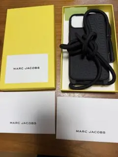 MARC JACOBS iPhone14 ストラップ付き　マークジェイコブス