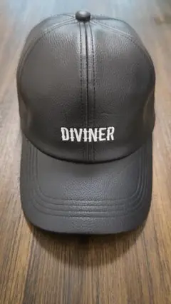DIVINER Eembroidery PUレザーキャップ