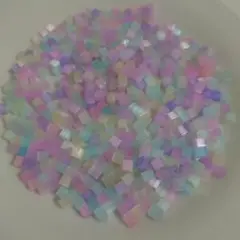 4㍉カラフルミックスガラスキューブビーズ❤︎約50g