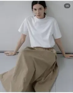 na.e ナエ　クルーネックTシャツ　ホワイト