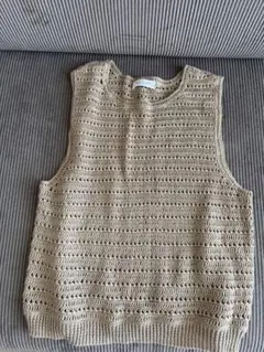 美品　編み込みデザイン ノースリーブニット