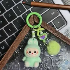らぶぶ Labubu キーホルダー 緑色 人気(在庫6個)