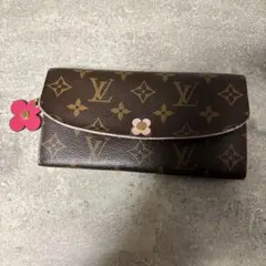 ✨極上美品✨ルイヴィトン❣️モノグラム　ポルトフォイユエミリー　フラワーチャーム LOUIS VUITTON - ✨極上美品✨ルイヴィトン❣️モノグラム