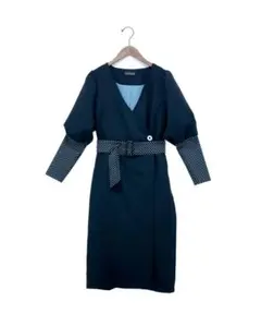 極美品　AURATIER Ｖネックロングカーディガン　アシメ　水玉 ロングコート 極美品 AURATIER Vネックロングカーディガン アシメ 水玉