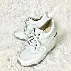 【極美品】＋diana ダイアナ 9cm 美脚 ヒールアップ スニーカー 24
