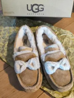 UGG 23センチ W ANSLEY BOW 2回着用