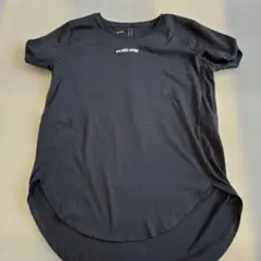 UNDER ARMOUR ブラック Tシャツ SM