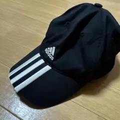 adidas 黒 キャップ ストライプ