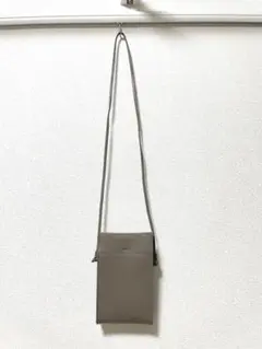 UNIQLO ユニクロ　レザータッチ　ショルダーバッグ　グレージュ