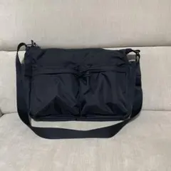 ユニクロ 撥水ショルダーバッグ 黒