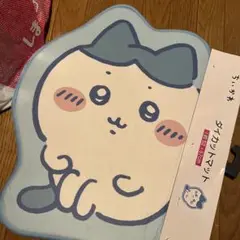 しまむら　ちいかわ　インテリアマット　ハチワレ