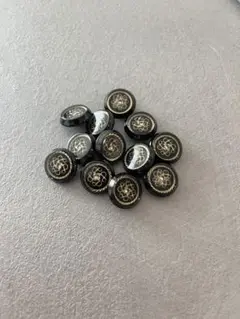 53 薄黄色