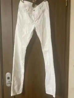 UNIQLO ホワイト スキニーフィット　デニムパンツ　29インチ