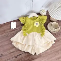 フリル付きトップスとショートパンツセット 2 years old