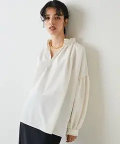 美品◯ウィムガゼット　サテンギャザーブラウス　ホワイト