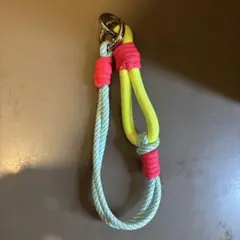 ナイロン製スマホストラップ カラビナ付き