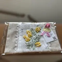 今だけお値下げ中！ami:brugge 刺繍ポーチ ミモザ