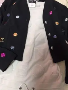 CHANELカシミアロゴトップス