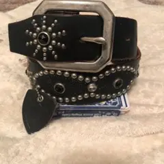 エイチティーシー(HTC)スタッズベルト