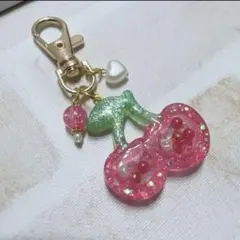 シャカシャカ キーホルダー シェイカー ハンドメイド レジン さくらんぼ