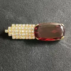 ワインレッドのアクリルクリスタルブローチ　希少デザイン