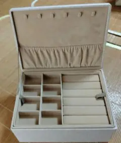 レイジースーザンジュエリーボックス