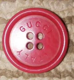 GUCCI レッドボタン