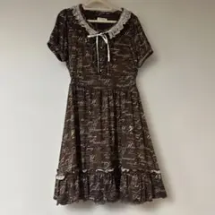 axes femme ブラウン ロゴプリント ワンピース