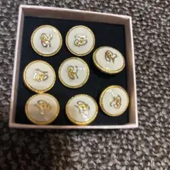 白ゴールドボタン