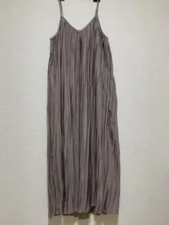 レディースワンピース　プリーツキャミワンピース