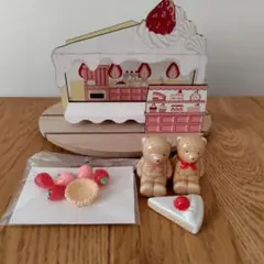 ナチュラルキッチン　木製インテリアいちごのケーキ屋さん