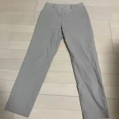 UNIQLO ライトグレー ストレートパンツ