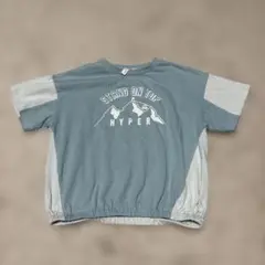 水色半袖Tシャツと半ズボン