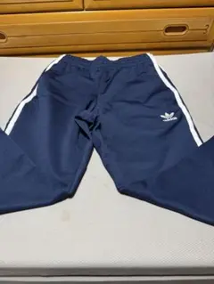 adidas ネイビー ジャージパンツ