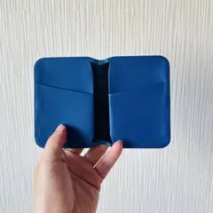 新品　牛革カードケース 超薄型 マグネット開閉 スリム設計