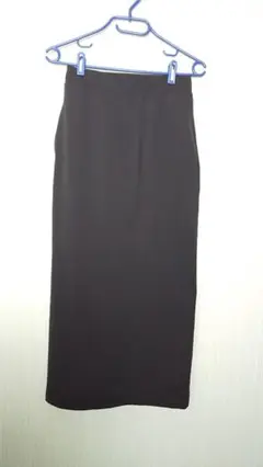 UNIQLOウルトラストレッチアクティブナローマキシスカート
