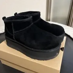 UGG クラシックウルトラミニプラットフォーム　厚底ブーツ黒 25.0cm