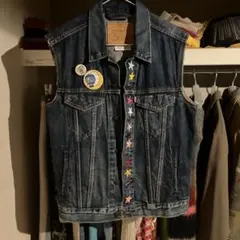 LEVI'S 刺繍星柄デニムベスト