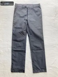 ゴルチェ　GAULTIER HOMMEダークグレー スリムフィット チノパン光沢