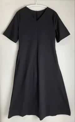 【新品未使用】UNIQLOエアリズム黒のVネック五分袖ワンピース sizeM