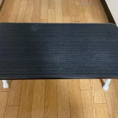 黒の長方形テーブル