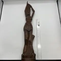 裸の女の人 木彫り