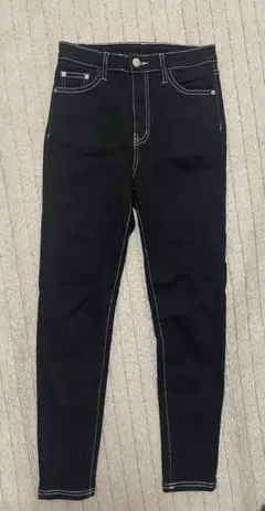 スキニー黒　白ステッチ　M