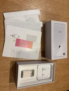 iPhone8 空箱 ライトニングイヤホン付き