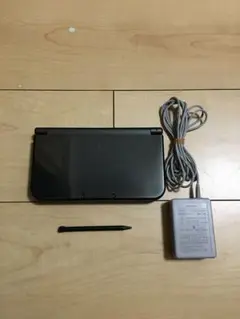 Newニンテンドー3DS LL本体 メタリックブラック 充電器付属