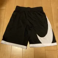 ナイキ、ユニクロハーフパンツ