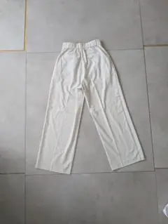 ウツクシルエットワイドパンツ